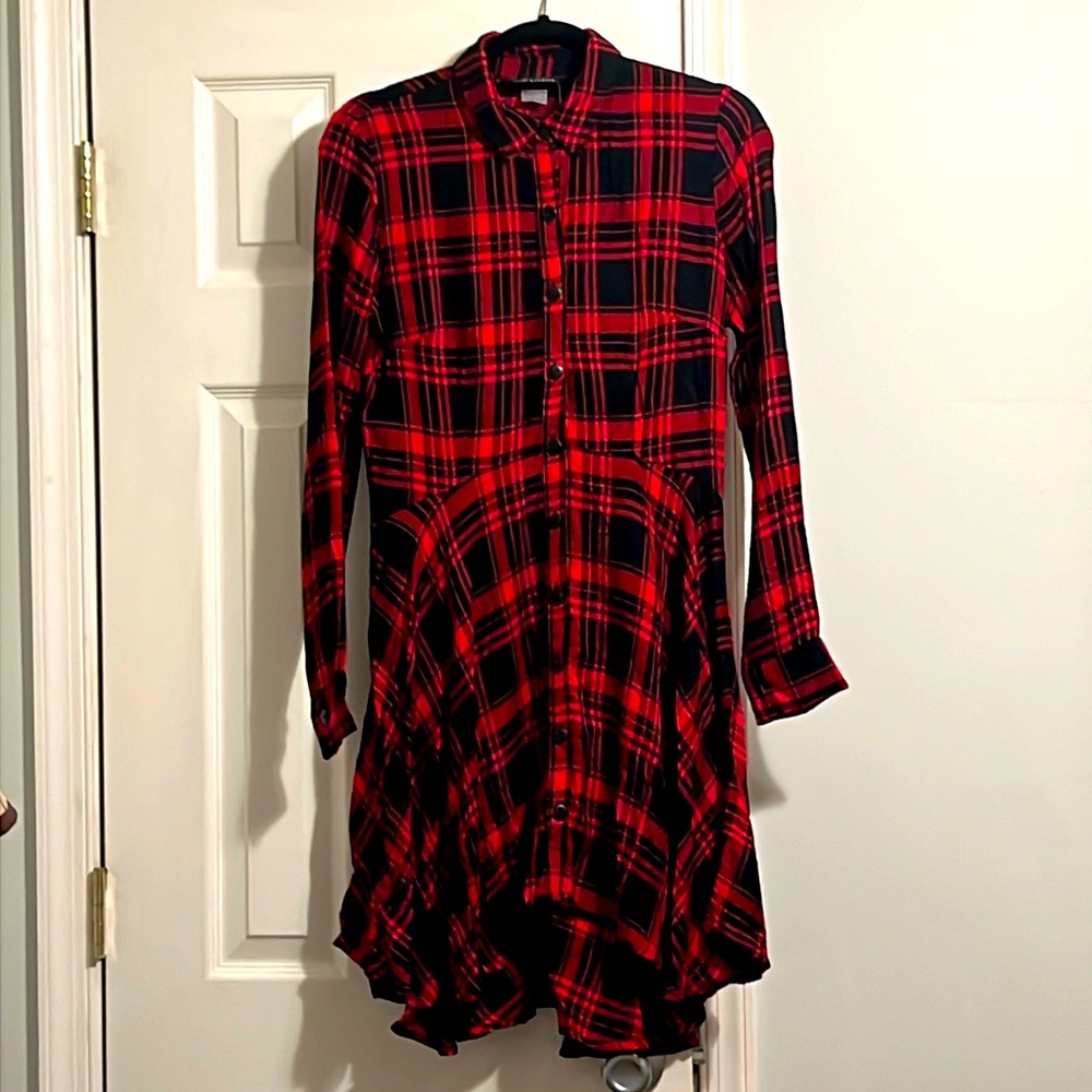 Women’s  button down long sleeve dress in size 6.